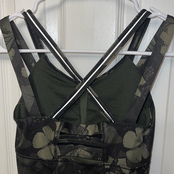 Vintage Lululemon Tank - Picture 4 of 6